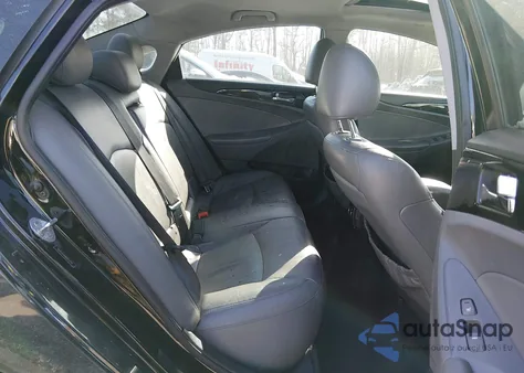 2013 Hyundai Sonata Limited 2.0T z USA, uszkodzony, nr VIN 5NPEC4AB4DH557152